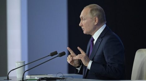 Путін офіційно направив війська РФ в Україну. Техніка рушила до лінії зіткнення