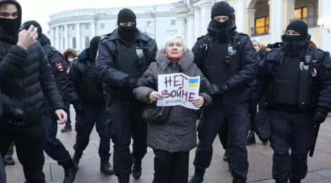 Очевидці кажуть про людні мітинги проти війни в Москві та Петербурзі