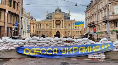 Ескадри РФ відійшли від Одеси до Криму, десанту наразі не буде – ОВА