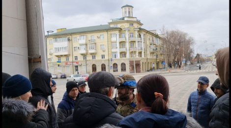 Росіяни знову обстрілами зірвали евакуацію з Маріуполя – Азов